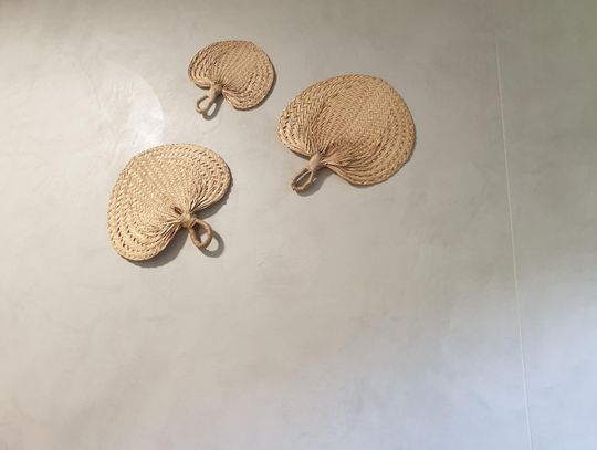 Jak mikrocement podnosi wartość wnętrza przy niskim koszcie? Odkryj efekt premium bez przepłacania