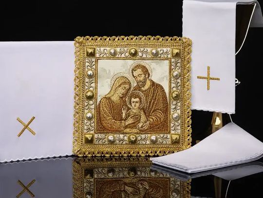 Jak Wybrać Odpowiednie Szaty Liturgiczne na Adwent i Boże Narodzenie?