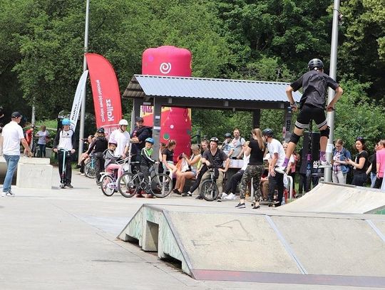 Jazda! Z kaskiem. Już dziś pokazy i konkursy w kaliskim skateparku