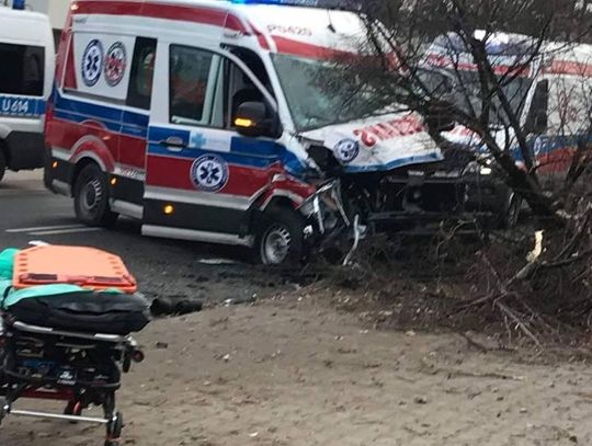 Jechał do pacjenta - zdarzył się wypadek. Kierowca karetki odpowiada za śmierć mężczyzny