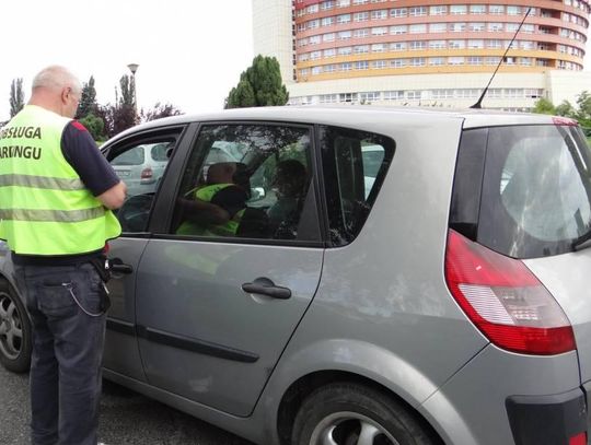 Jest decyzja w sprawie parkingu przy szpitalu. Pojawi się tam parkomat