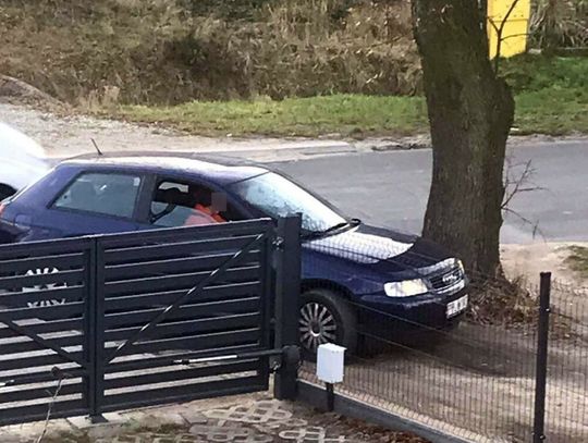 Jeżdżą po ulicy i robią zdjęcia domów. Sprawę zgłoszono na policję