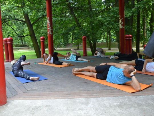 Joga w parku. Kaliskie obchody Międzynarodowego Dnia Jogi