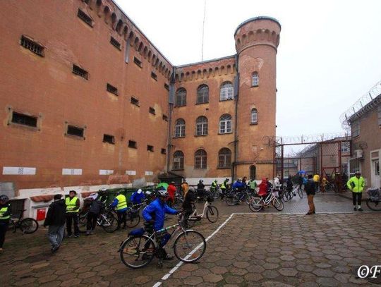 Kaliscy cykliści w więzieniu ZDJĘCIA
