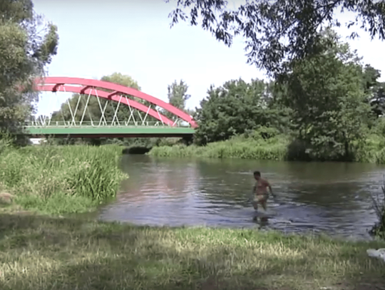 Kaliszanie kąpią się w Prośnie. „Woda jest czysta” WIDEO