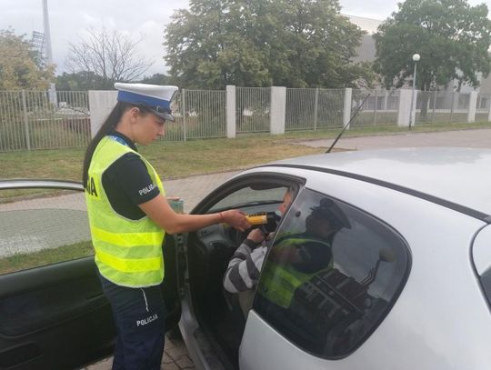 Kaskadowe kontrole policji na terenie trzech powiatów. Posypały się mandaty