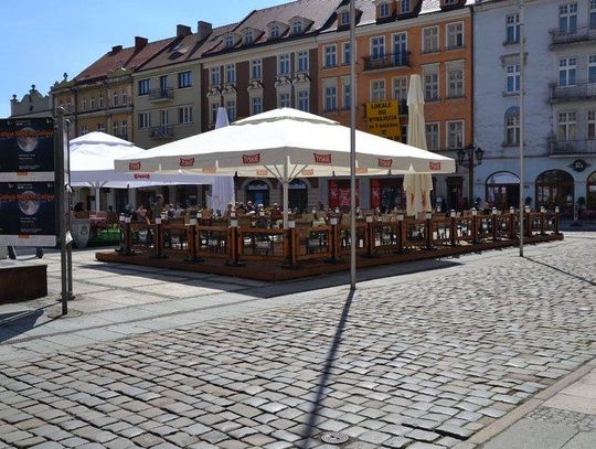 Kawa i piwo pod chmurką - ruszają ogródki