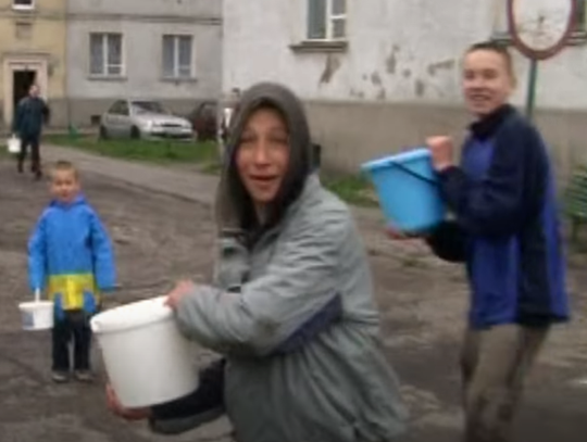 Kiedyś to był Śmigus Dyngus! Zobaczcie nagranie sprzed 15 lat WIDEO