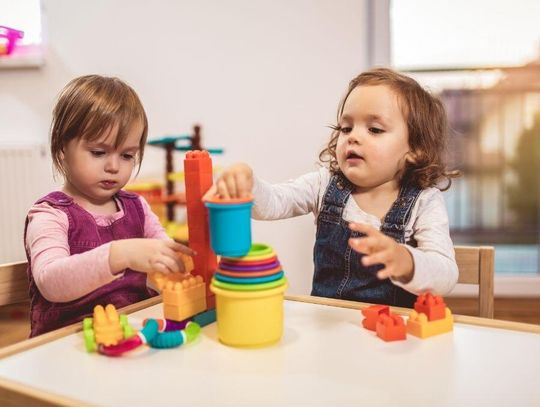 Kiedyś w żłobkach brakowało miejsc, dziś rodzice wybierają