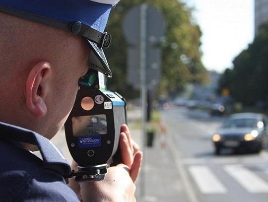 Kierowca BMW pędził w terenie zabudowanym ponad 130 km/h