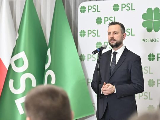 Koalicja i opozycja mają tyle samo mandatów. Dzięki awansowi jednej partii Koalicja i opozycja mają tyle samo mandatów. Dzięki awansowi jednej partii