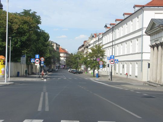 Kolejne problemy ze ścieżką rowerową na Śródmiejskiej. Powstanie dopiero na zimę?