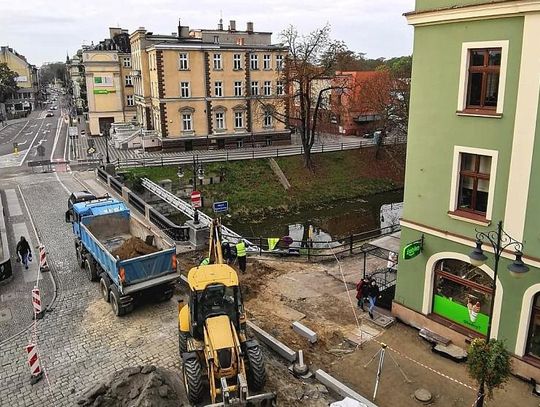 Kolejny etap prac na Śródmiejskiej. Zmiany w ruchu drogowym i kursach KLA