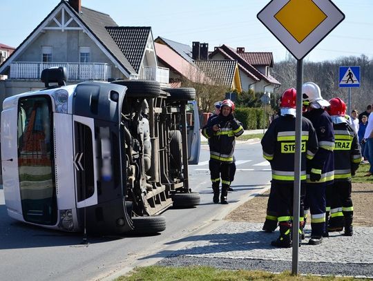 Kolizja dwóch busów na skrzyżowaniu ZDJĘCIA