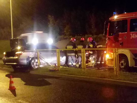 Kolizja na Trasie Bursztynowej. BMW staranowało bariery ZDJĘCIA