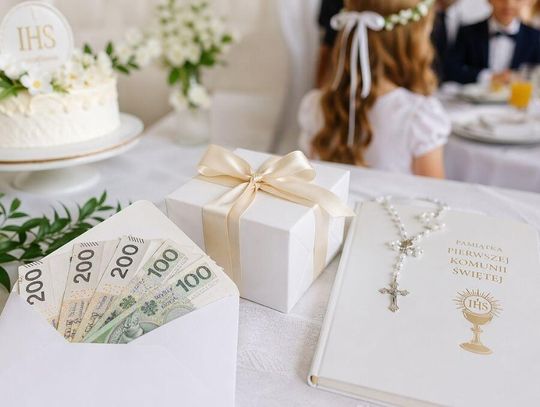 Komunia 2026: między iPhonem a kopertą