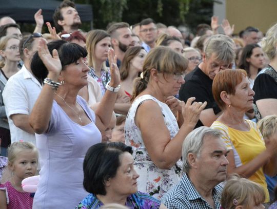 Koncert uwielbienia w Skalmierzycach ZDJĘCIA