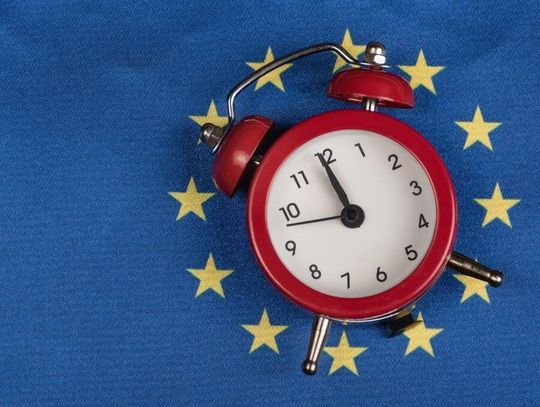 Koniec zmiany czasu? UE analizuje 10 scenariuszy