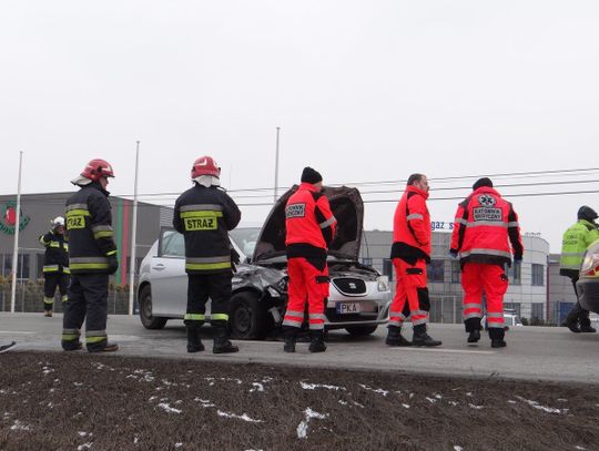 Krajowa „12”: Zderzenie mercedesa z seatem ZDJĘCIA