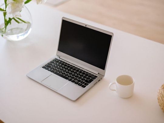 Laptop się przegrzewa i głośno pracuje? Co zrobić, zanim dojdzie do awarii