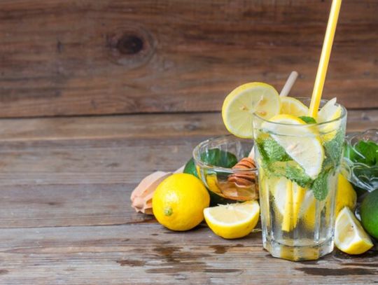Lemoniady owocowe – doskonała propozycja na letnie dni!