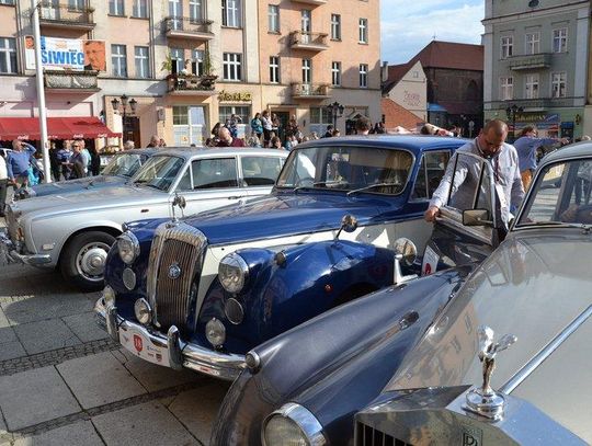 Luksusowe limuzyny przyjechały do Kalisza ZDJĘCIA