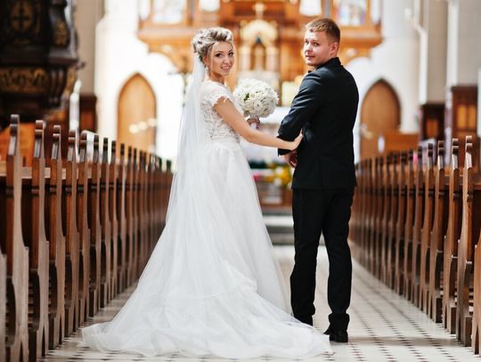 Małżeństwo według GUS. Rzadziej bierzemy śluby i rzadziej się rozwodzimy Małżeństwo według GUS. Rzadziej bierzemy śluby i rzadziej się rozwodzimy