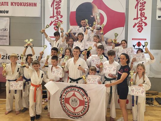 Medalowe żniwa kaliskich karateków