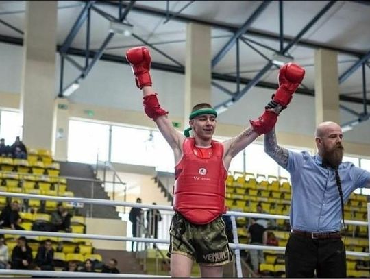 Medalowy weekend wojowników KKS-u. Kacper Białas na podium mistrzostw Polski w muay thai