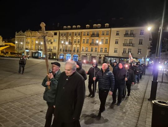 Męski Różaniec na ulicach. „Silni nie tylko fizycznie” Męski Różaniec na ulicach. „Silni nie tylko fizycznie”