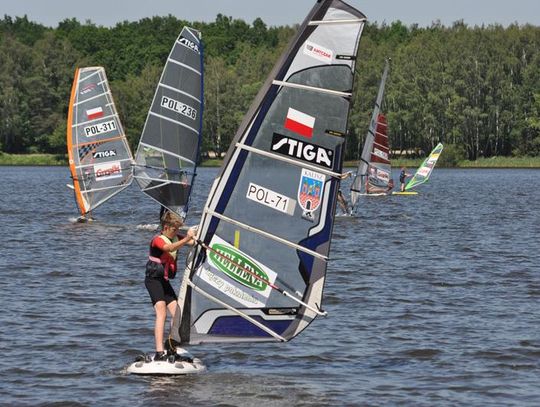 Międzynarodowy windsurfing w Szałem