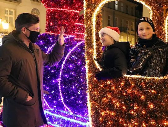 Mikołajkowo i świątecznie. Kalisz rozbłysnął tysiącami światełek ZDJĘCIA