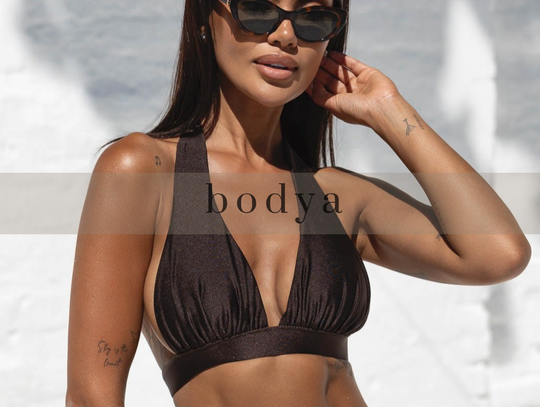 Minimalizm w nowoczesnej formie – dlaczego warto wybrać trójkątne bikini?