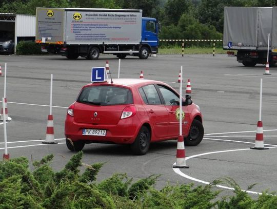 Mniej egzaminów, ale wyniki powyżej średniej