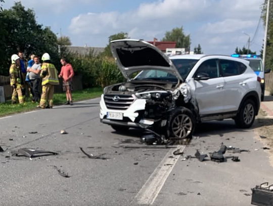 Mocne zderzenie dwóch aut pod Kaliszem. Akcja ratunkowa z udziałem LPR