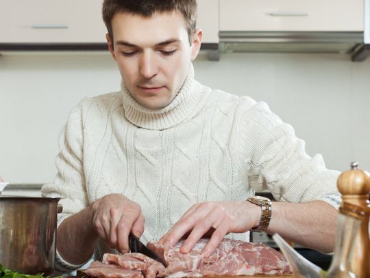 Moda na wege przegrywa. Polacy wybierają mięso