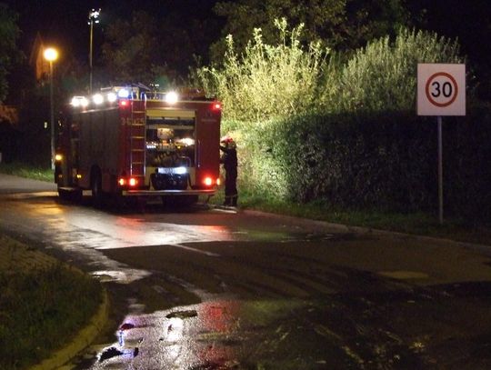 „Moja matka się pali!”. W akcji straż, policja i pogotowie ratunkowe