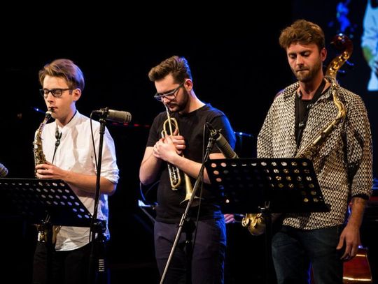 Muzyczna gratka dla koneserów jazzu. Kamil Piotrowicz Sextet – koncert online