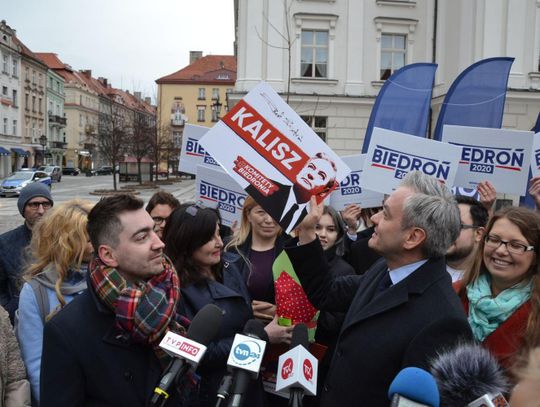 Mówił o tolerancji i dziękował mieszkańcom. Robert Biedroń, kandydat Lewicy na prezydenta RP  odwiedził Kalisz ZDJĘCIA