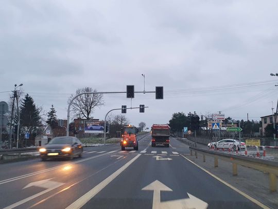 Na niebezpiecznym skrzyżowaniu w Skarszewie pojawiła się sygnalizacja świetlna