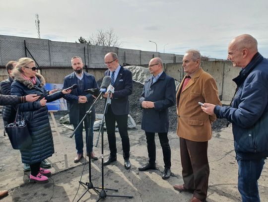 Na składzie opału. Działacze PiS podsumowują akcję zakupu rządowego węgla