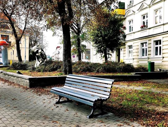 Na ul. Górnośląskiej pojawiły się ławki. Będzie też więcej zieleni ZDJĘCIA