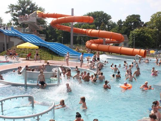 Na upały: aquapark. Oprócz basenów - niespodzianki