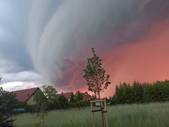 Nadciąga zmiana pogody. IMGW wydaje ostrzeżenia