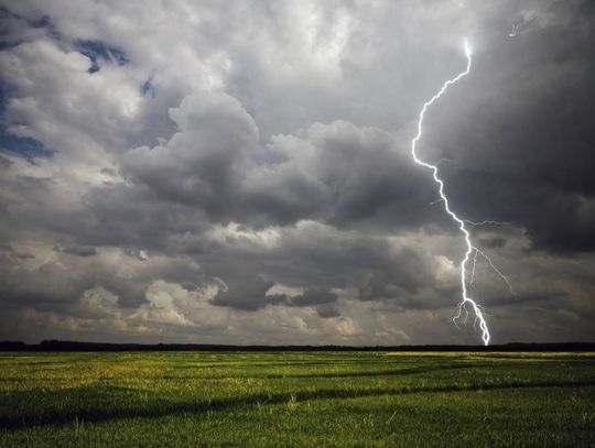 Nadciągają burze z gradem i silnym wiatrem