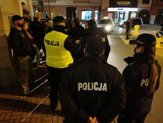 "Najazd" na otwartą restaurację. Interweniowała policja WIDEO