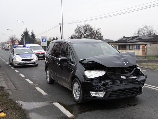 Najechała na naczepę TIR-a ZDJĘCIA