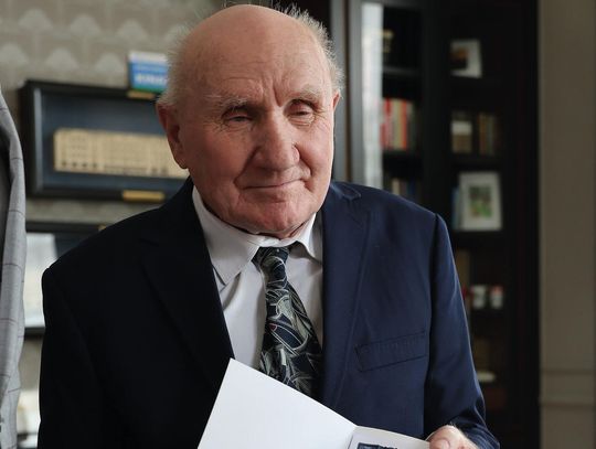 Najstarszy maturzysta w Polsce znów nie zdał. ,,Spróbuję jeszcze raz"