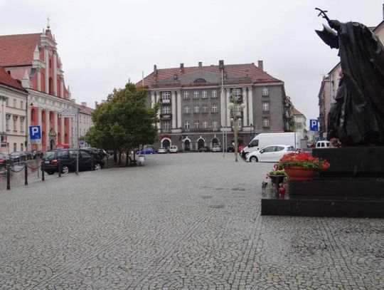 Nie rozbiorą kostki brukowej, bo tym, którzy ją układali, może być przykro