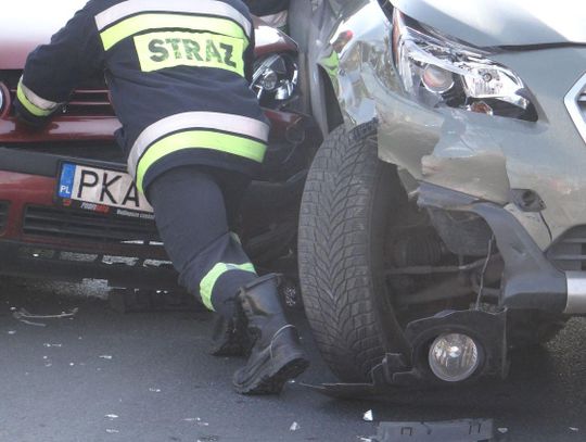 Nie ustąpiła pierwszeństwa przejazdu. Zderzenie na ul. Poznańskiej w Kaliszu ZDJĘCIA